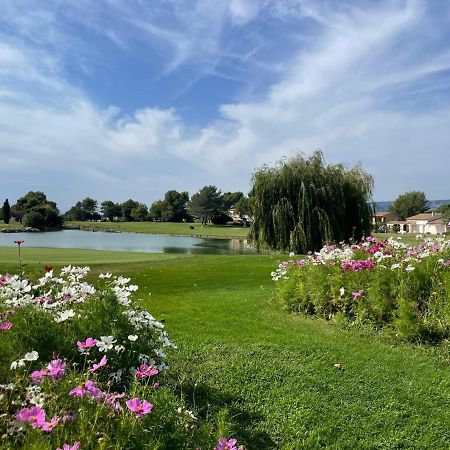 Les Cistes Bed & Breakfast Mallemort Dış mekan fotoğraf