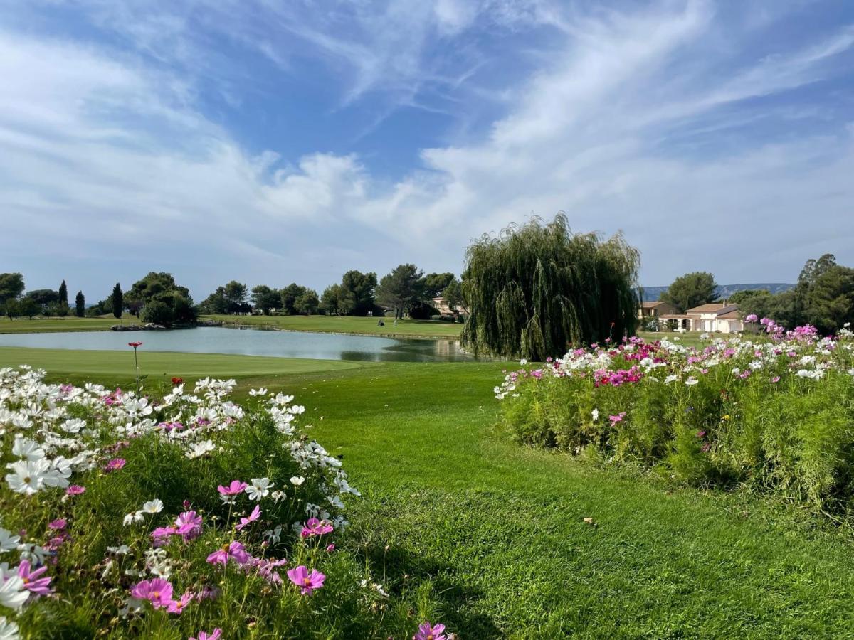 Les Cistes Bed & Breakfast Mallemort Dış mekan fotoğraf