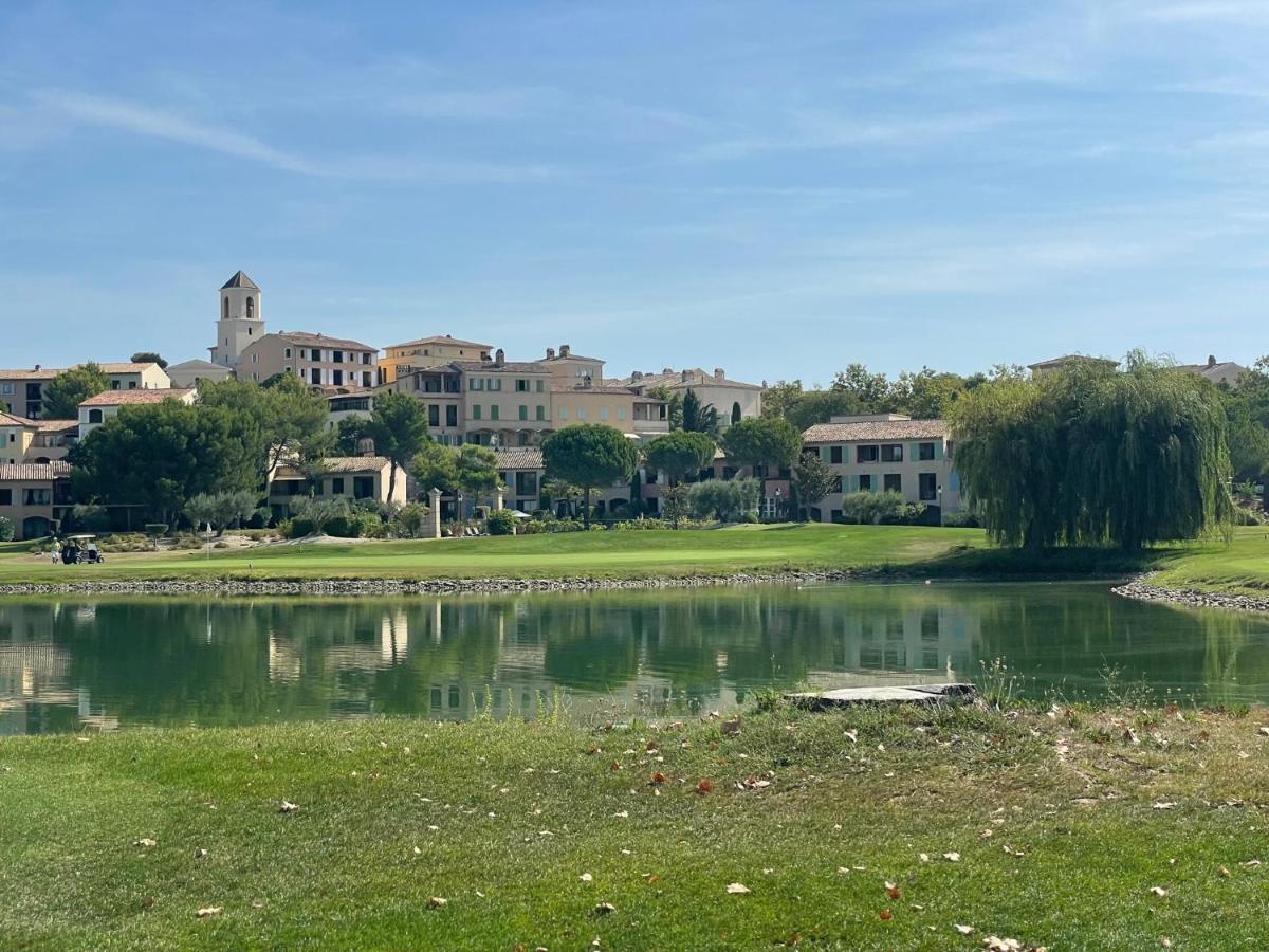 Les Cistes Bed & Breakfast Mallemort Dış mekan fotoğraf