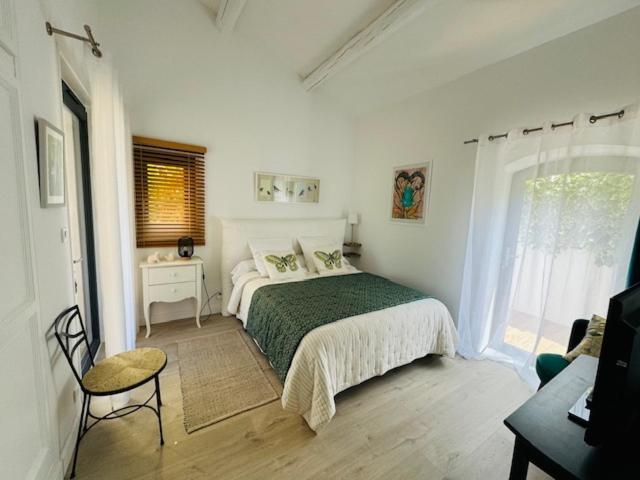 Les Cistes Bed & Breakfast Mallemort Dış mekan fotoğraf