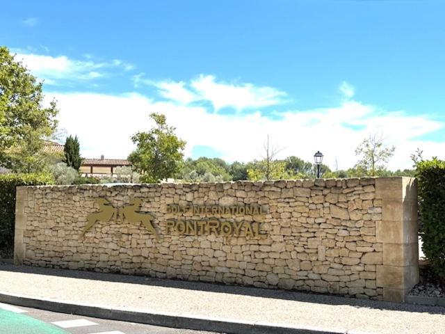 Les Cistes Bed & Breakfast Mallemort Dış mekan fotoğraf